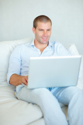 Man liest Newsletter